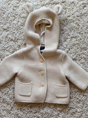 GAP Baby Knit Hooded Cardigan Sweater Cream Bear Ears Button Up 0-3 Mo